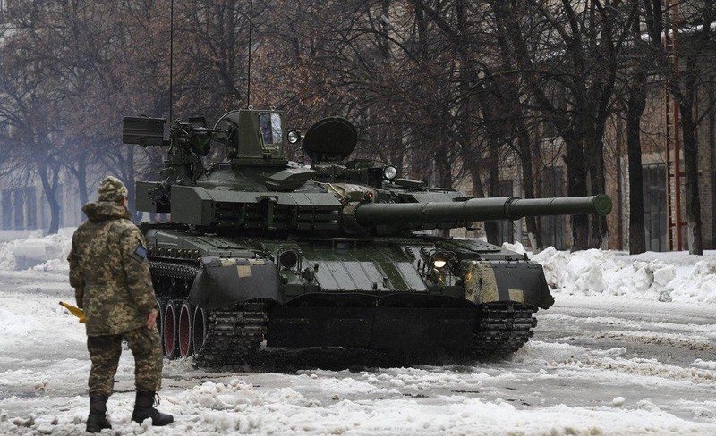 Du xe tang T-64 tham bai, Kiev van quyet khong dua T-84 vao tham chien-Hinh-4