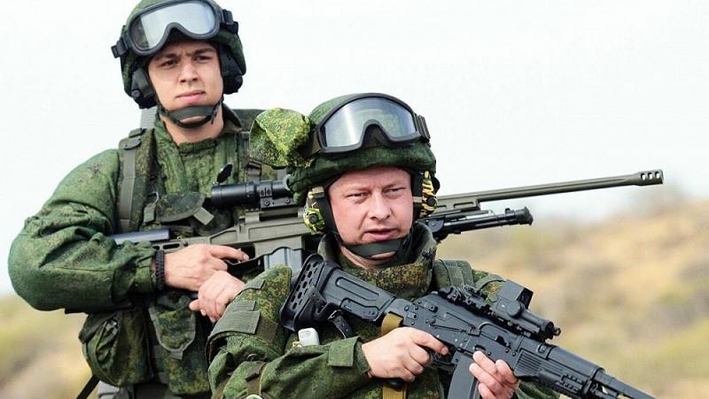 Quan doi Nga met moi voi chuyen linh an trom quan phuc mang di ban-Hinh-11