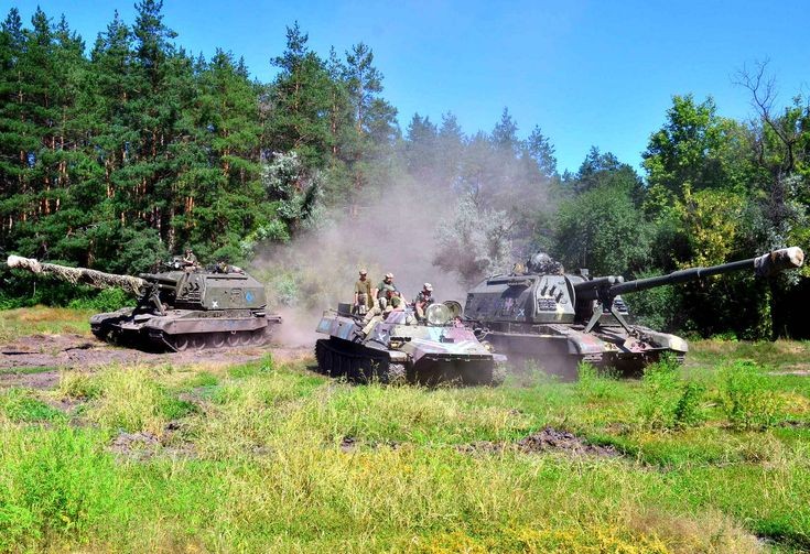 Ukraine bat ngo keo hang dan phao tu hanh 152mm toi Donbass-Hinh-12