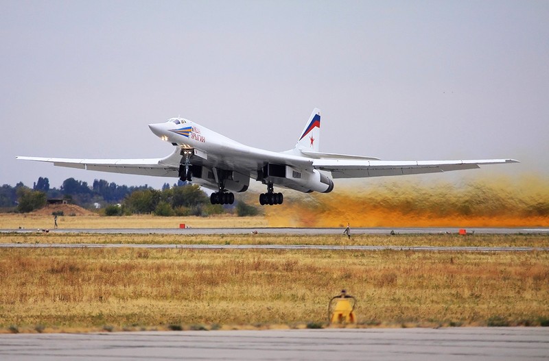 Tu-160 cua Nga duoc trang bi dong co moi voi uy luc gap boi-Hinh-13