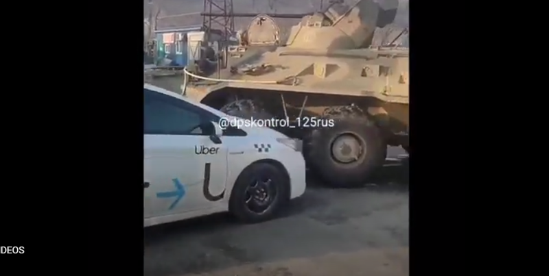 Nga: Tai xe cong nghe bi thiet giap BTR-82A dam bep dau-Hinh-4