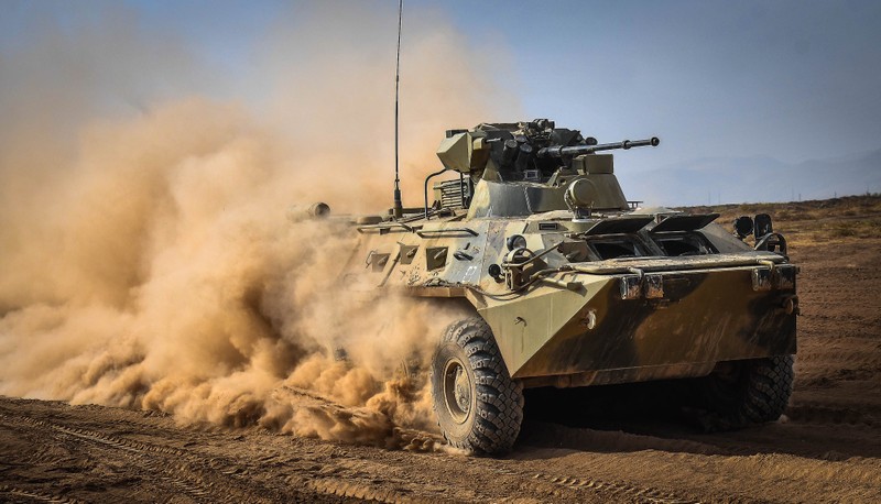 Nga: Tai xe cong nghe bi thiet giap BTR-82A dam bep dau-Hinh-7
