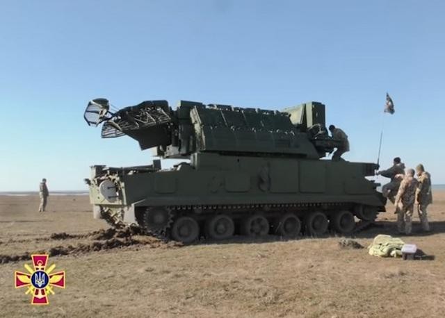 Ukraine keo S-300 toi mien Dong, Nga chi phe ly khai cach doi pho-Hinh-4