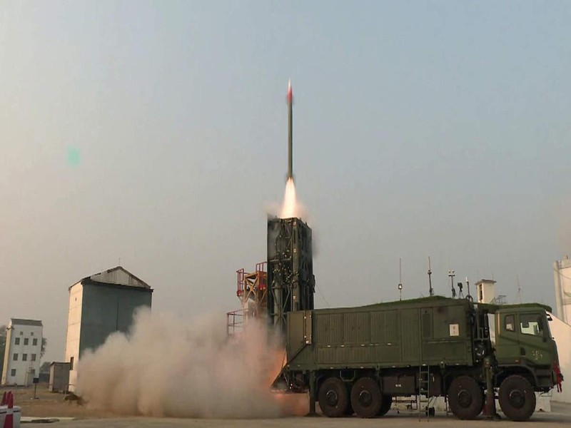 Israel tung bang chung Barak-8 ban ha thanh cong Iskander-E-Hinh-7