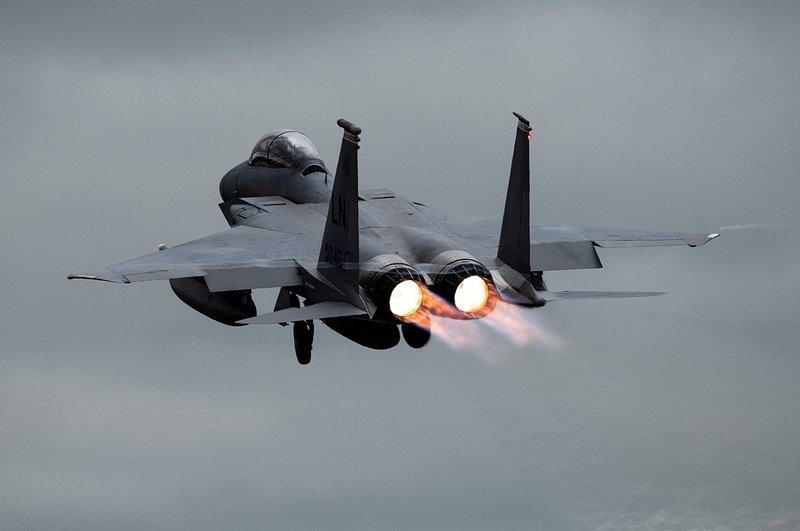 Tiem kich F-15C 