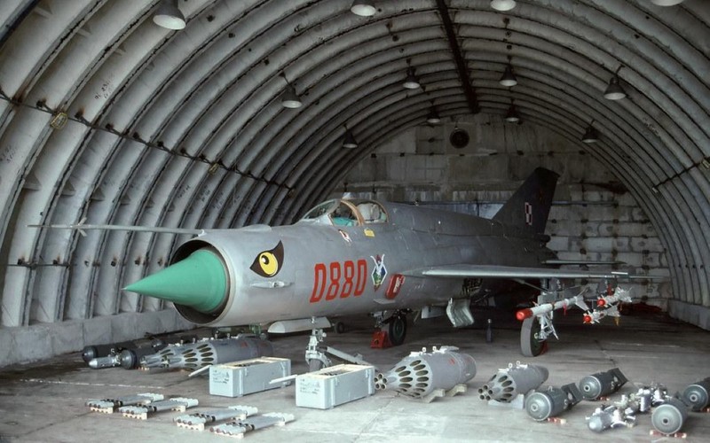 Viet Nam tung bien che phien ban MiG-21Bis manh ngang F-16-Hinh-3
