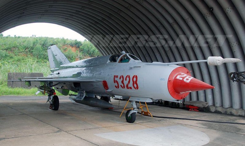 Viet Nam tung bien che phien ban MiG-21Bis manh ngang F-16-Hinh-4
