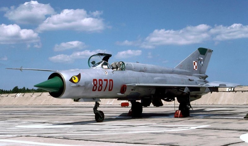 Viet Nam tung bien che phien ban MiG-21Bis manh ngang F-16-Hinh-5