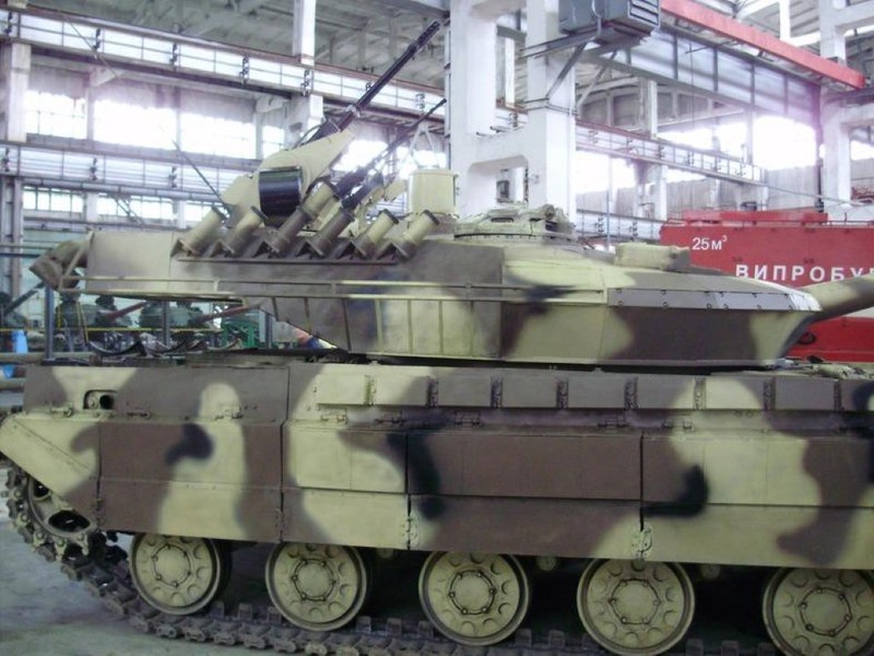 Xe tang T-64E Ukraine thanh ke huy diet nho phao tu dong 2 nong cuc manh-Hinh-6