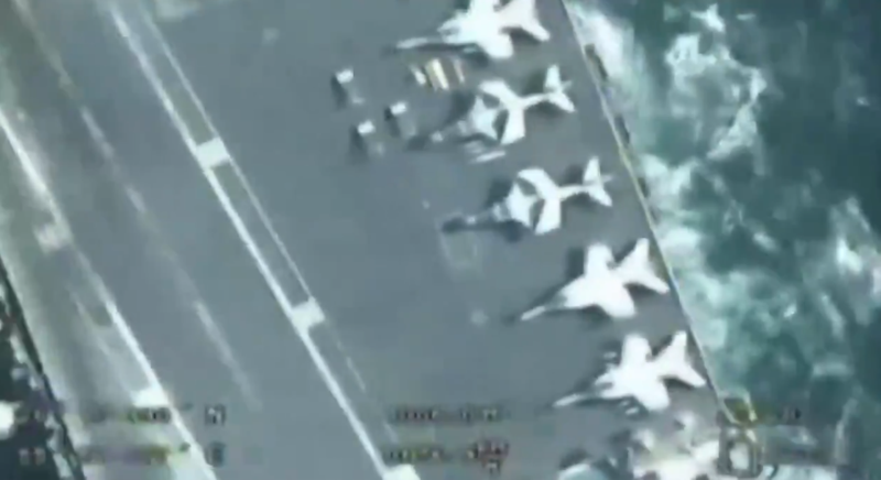 UAV Iran bay tren dau quay phim, tau san bay My khong hay biet-Hinh-2