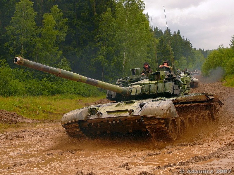 Bao My bat ngo khen ngoi xe tang T-72 Nga het loi!-Hinh-11