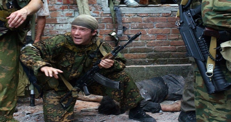 Ky uc kinh hoang ve vu khung bo truong hoc Beslan o Nga-Hinh-15