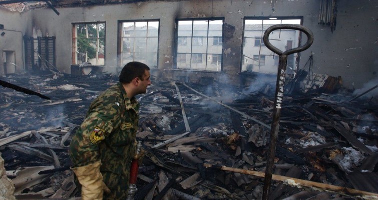 Ky uc kinh hoang ve vu khung bo truong hoc Beslan o Nga