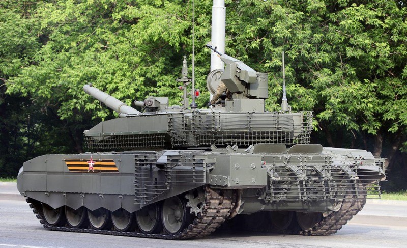 T-90M tu vi tri du bi bong vut sang trong luc quan Nga-Hinh-18