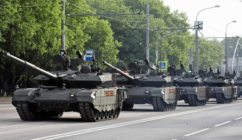 T-90M tu vi tri du bi bong vut sang trong luc quan Nga-Hinh-2
