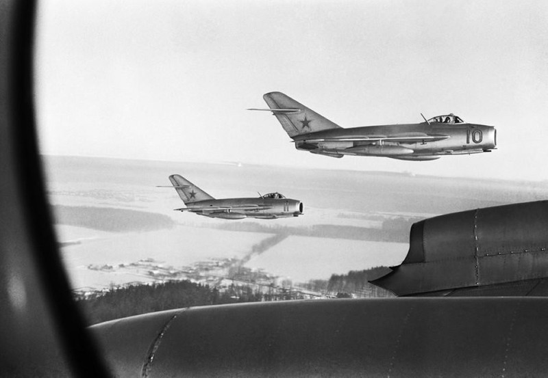 Trieu Tien van duy tri hoat dong cua phi doi MiG-15 huyen thoai-Hinh-18