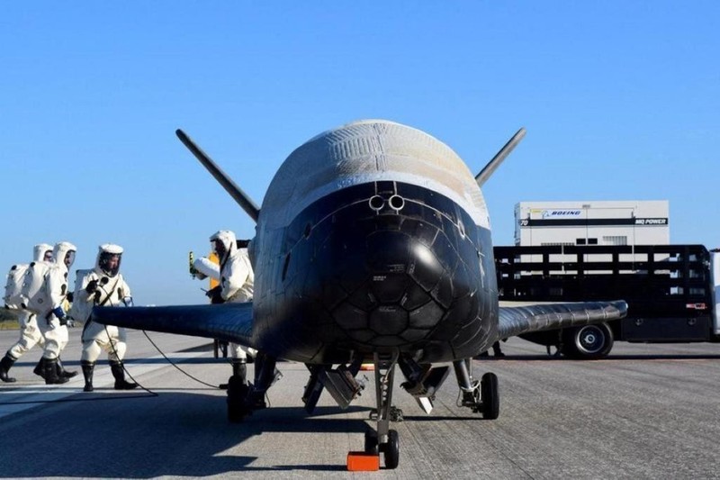 Tiet lo chan dong: X-37B duoc su dung de tan cong hat nhan tu vu tru-Hinh-7