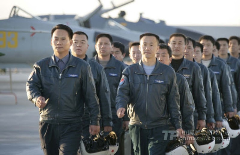 Luong cua linh Trung Quoc: Cao chot vot nhung van thieu quan-Hinh-5