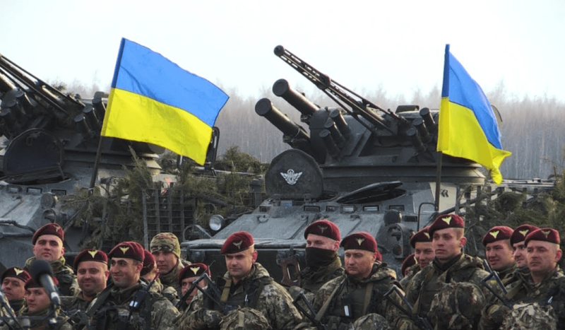 Dua quan ap sat dao Crimea, Ukraine dang 