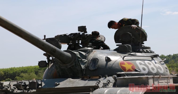 Xe tang Viet Nam doi nang huan luyen cho Tank Biathlon 2021-Hinh-2