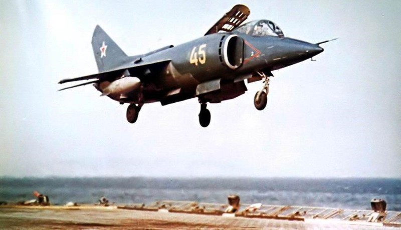 Yak-38, loai tiem kich ham di truoc thoi dai cua Lien Xo-Hinh-13
