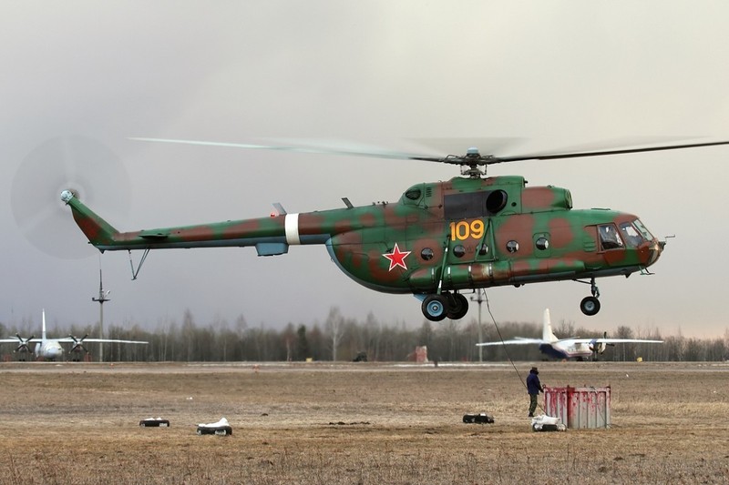 Nghi van truc thang Mi-8 Nga bat ngo toi vi... troi qua nong!-Hinh-13