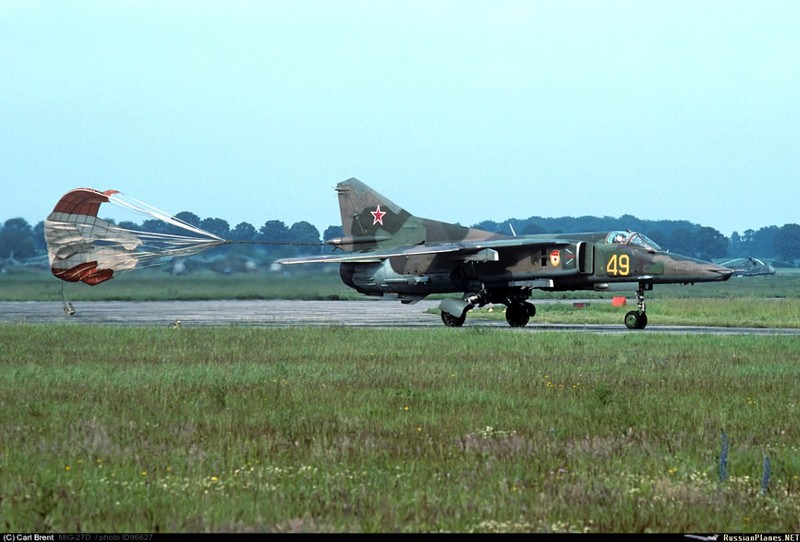 Cuong kich MiG-27 - huy hoang cuoi cung cua Mikoyan-Hinh-8