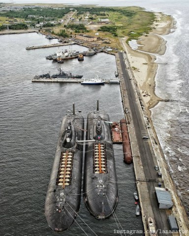 Tiec nuoi hai tau ngam to bang tau san bay Nga sap loai bien-Hinh-3