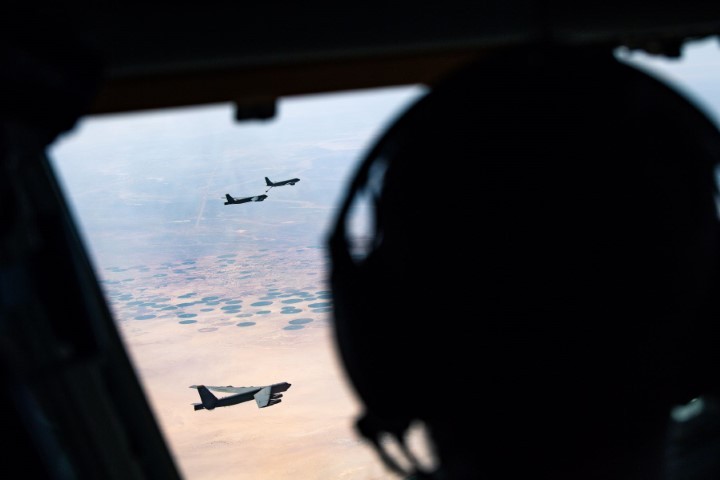Soc: Taliban co ban ha phao dai bay B-52 nhung khong duoc!-Hinh-9