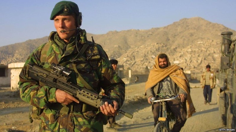 600 dac nhiem Anh tai Kabul bo chay trong nhuc nha truoc Taliban