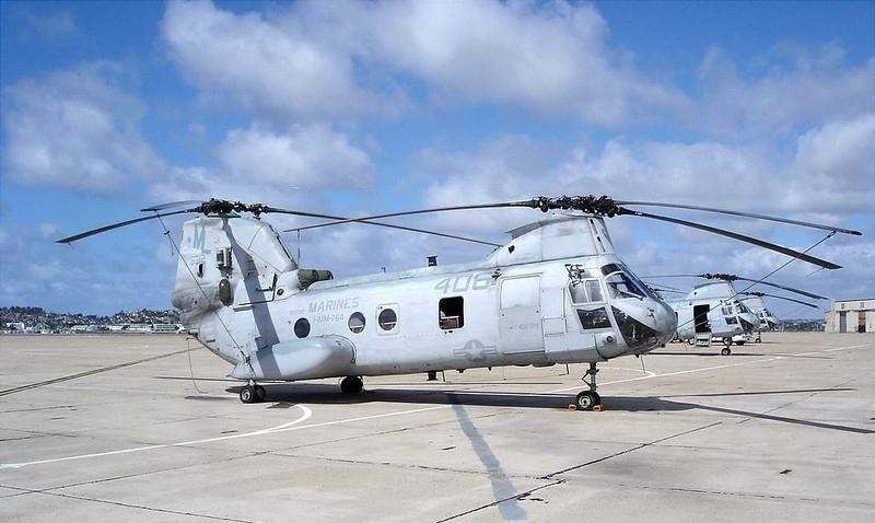 My pha huy 7 truc thang CH-46E sau khi chung buoc phai bo lai Kabul-Hinh-16