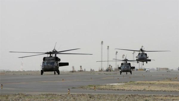 My pha huy 7 truc thang CH-46E sau khi chung buoc phai bo lai Kabul-Hinh-19