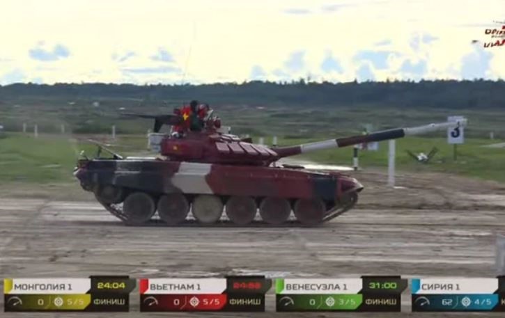 Tank Biathlon: Xe tang Viet Nam ve nhi, bia chua hien da ban trung-Hinh-12