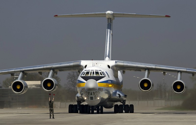 Phi cong Ukraine trom van tai co Il-76 o Afghanistan bay sang Iran ban-Hinh-10