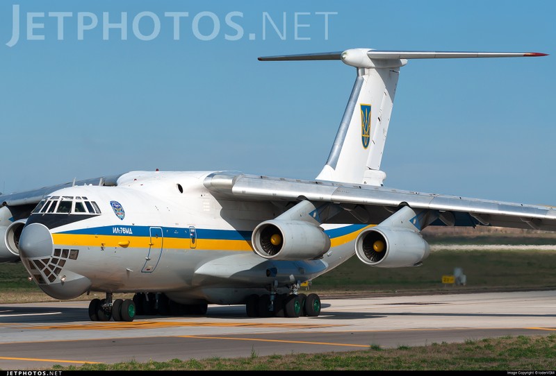Phi cong Ukraine trom van tai co Il-76 o Afghanistan bay sang Iran ban-Hinh-12