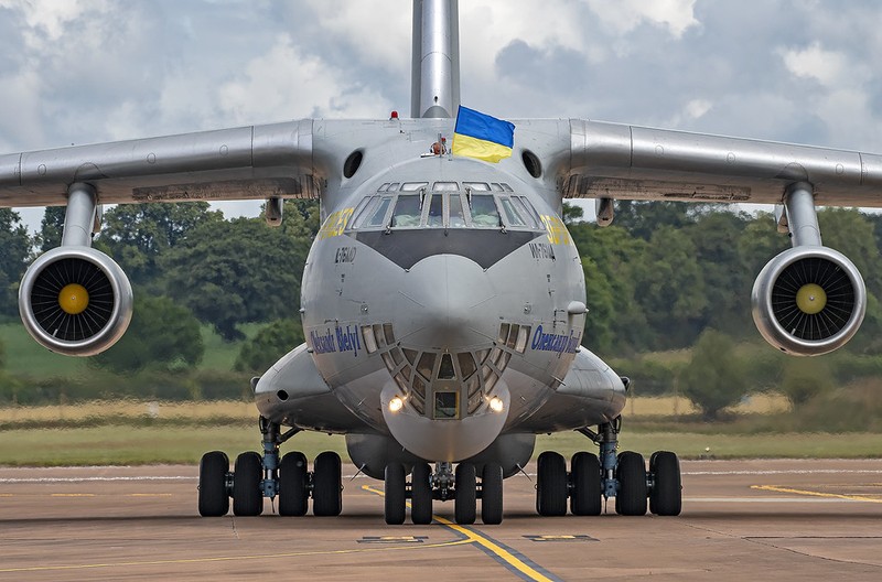 Phi cong Ukraine trom van tai co Il-76 o Afghanistan bay sang Iran ban-Hinh-8