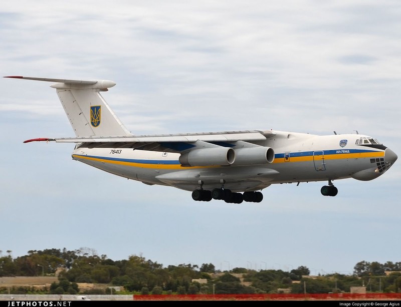 Phi cong Ukraine trom van tai co Il-76 o Afghanistan bay sang Iran ban-Hinh-9