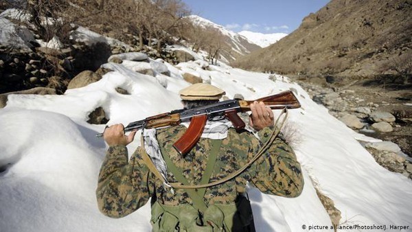 Taliban nuong 2000 quan khi co xoa so quan khang chien Afghanistan-Hinh-10