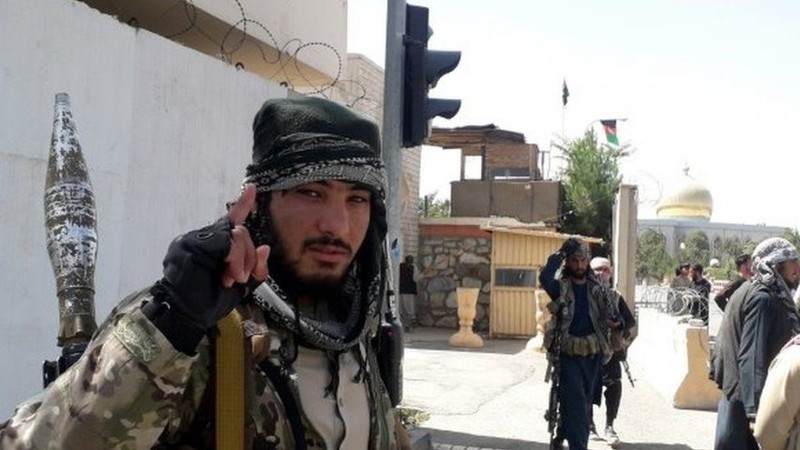 Chua binh dinh xong Afghanistan, Taliban da de doa Uzbekistan-Hinh-2