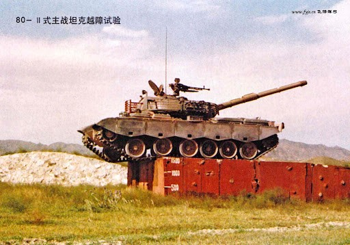 Xe tang Type 88 Trung Quoc tap tran rung chuyen sa mac Gobi-Hinh-12