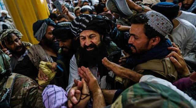 Pho thu linh Taliban bac tin don bi ban chet vi tranh gianh quyen luc-Hinh-8
