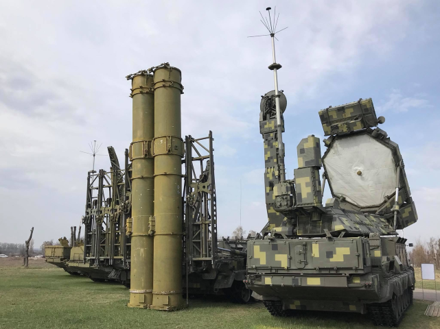 Vu khi ky la cua Ukraine xuat hien trong cuoc tap tran cung NATO-Hinh-3