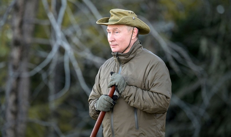 Tong thong Putin ket thuc tu cach ly, den Siberia cau ca-Hinh-8