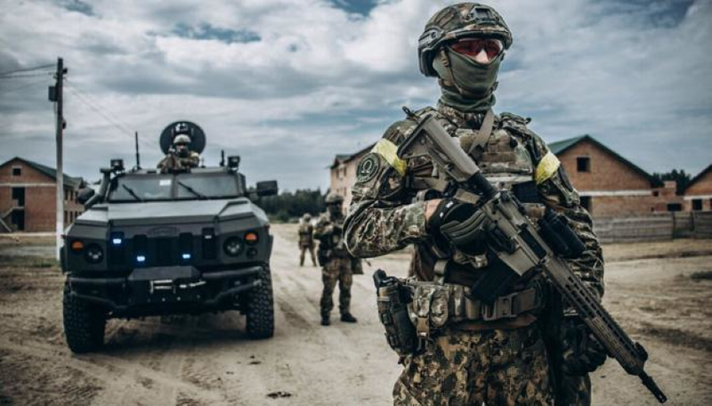 Ve binh Quoc gia Ukraine thay the sung AK bang sung AR-15 My-Hinh-18