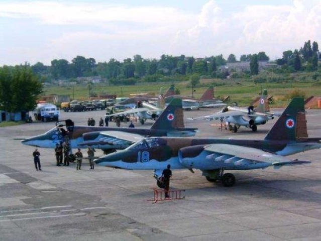 Tho Nhi Ky mua 50 cuong kich Su-25 nhung... khong phai tu Nga-Hinh-12