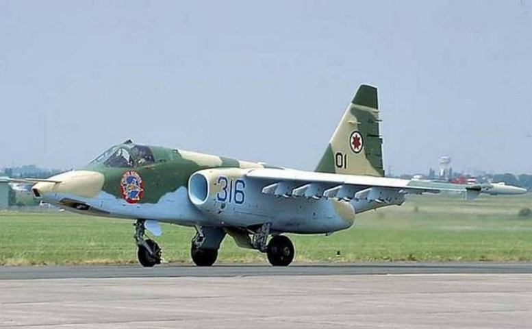 Tho Nhi Ky mua 50 cuong kich Su-25 nhung... khong phai tu Nga-Hinh-8