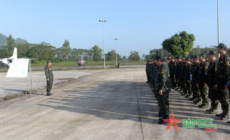 Xem bo doi “voi voi” phu phep bien mat cang hang khong