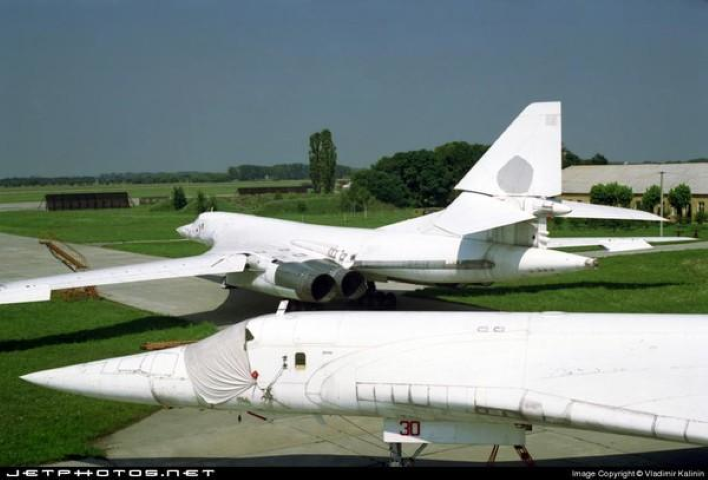 Oanh tac co Tu-160 Ukraine lot vao tay Nga dung giay phut cuoi nhu the nao?-Hinh-5