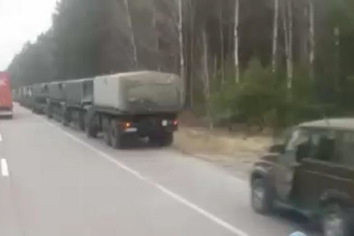Quan doi Nga tap trung toi 1.200 xe tang, thiet giap ap sat bien gioi Ukraine-Hinh-9