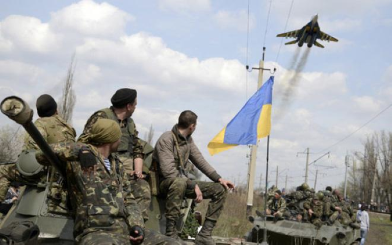 Quan doi Ukraine tan cong phe ly khai Donbass tren toan mat tran-Hinh-7